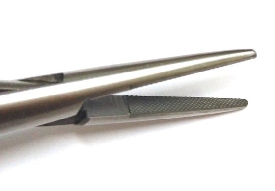 Tenitore di ago ortodontico per professionisti dentali