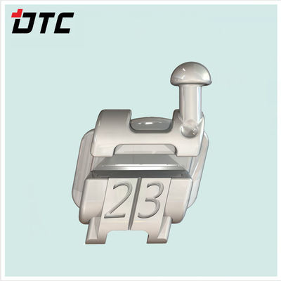 Brackets MBT auto-liganti a sabbia per la soluzione ortodontica.