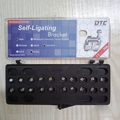 Esclusivo auto-ligante Roth Brackets Mini Dimensioni Massimi benefici per il trattamento dentale