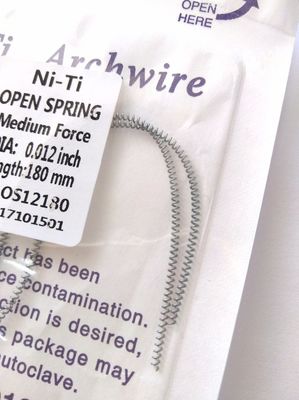 Durata di conservazione 3 anni Dental Ortodontic Open Coil Springs con 0,010&quot; / 0,012&quot; di diametro